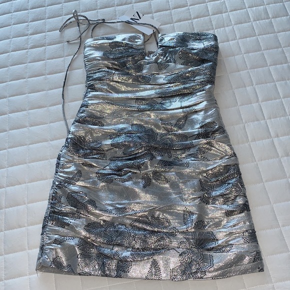 𝗡𝗪𝗧 𝗭𝗮𝗿𝗮 • Draped Dress W/Metallic Thread - Picture 15 of 15